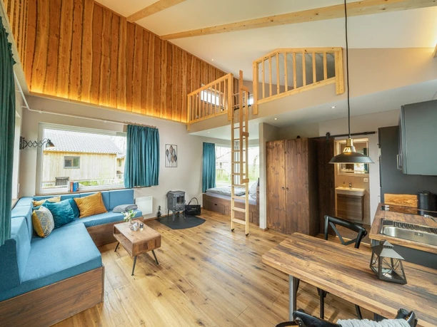 Der Innenbereich des Baumhauses Kohlmeise The interior of the great tit tree house