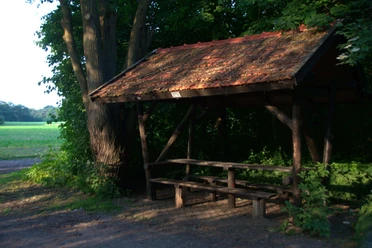 Schutzhütte_Thesingfelder_Straße Schutzhütte Thesingfelder Straße