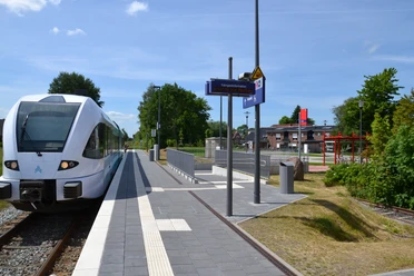 Bahnsteig Weener.JPG
