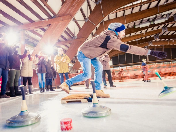 Eislaufhalle Baiersbronn Eisstockschiessen Eislaufhalle Baiersbronn Eisstockschiessen