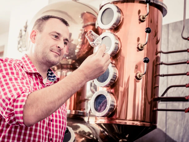 Schwarzwaldbrennerei Kalmbach Brennkunst Schwarzwaldbrennerei Kalmbach Brennkunst