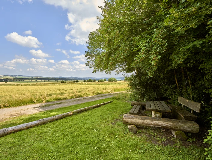 Rastplatz mit Ausblick auf Heere und das Innerstetal Rastplatz mit Ausblick auf Heere und das Innerstetal