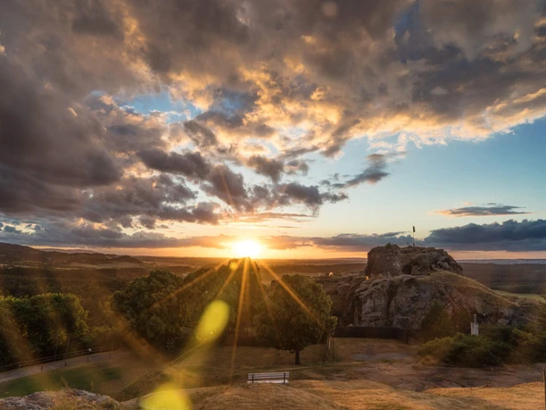 Sonnenuntergang auf Burg und Festung Regenstein