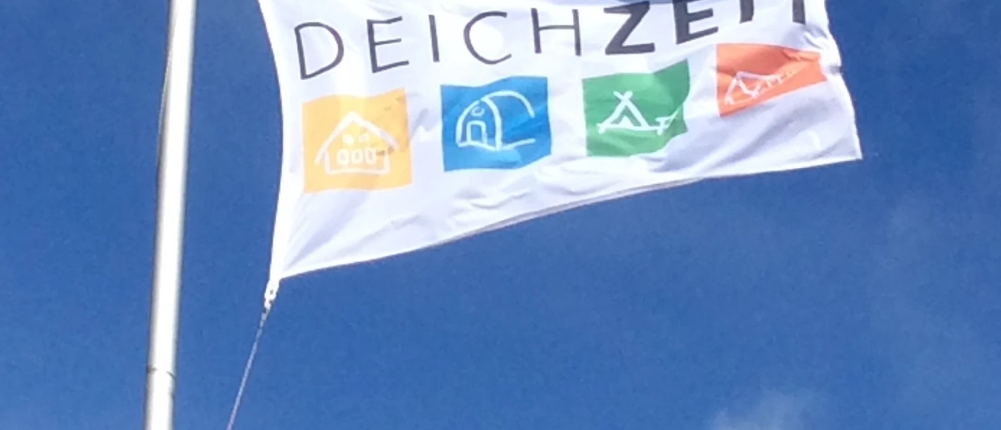 Deichzeit_Flagge.2560.jpg