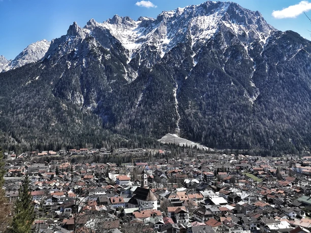 Mittenwald mit Karwendel