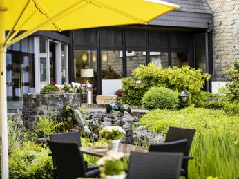 Sonnenterrasse_(c) Göbel Hotels.jpg