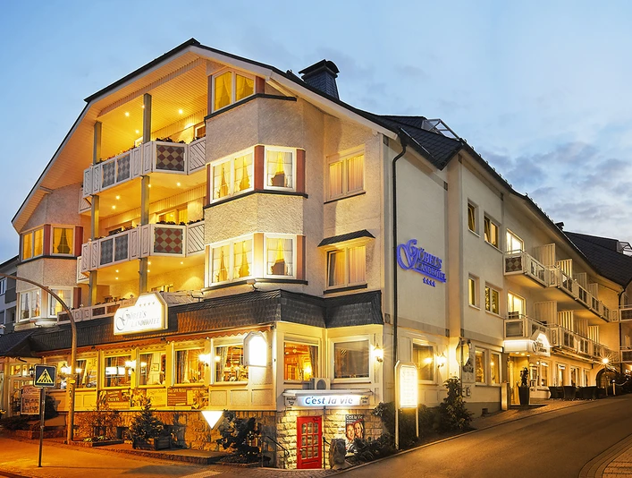 Außenansicht Göbel's Landhotel_(c) Göbel Hotels.jpg