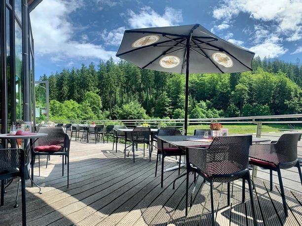 Gemütliche Sonnenterrasse_(c) Café Aufwind.jpg