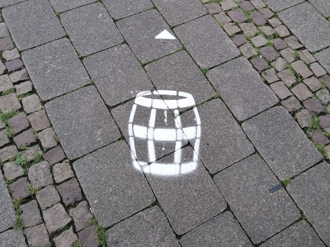 Start Einbeck beer barrel path: Barrel 1 Start Einbecker Bierpfad: Fass 1Start Einbeck beer barrel path: Barrel 1Start Einbeck Beer Trail: Tønde 1Start Einbeck Biertraject: Vat 1