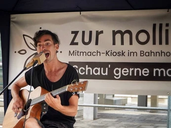 Molli_Show Musik.jpg