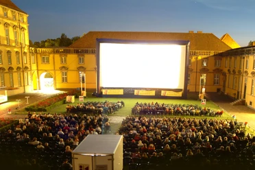 Open Air Kino im Schlossinnenhof