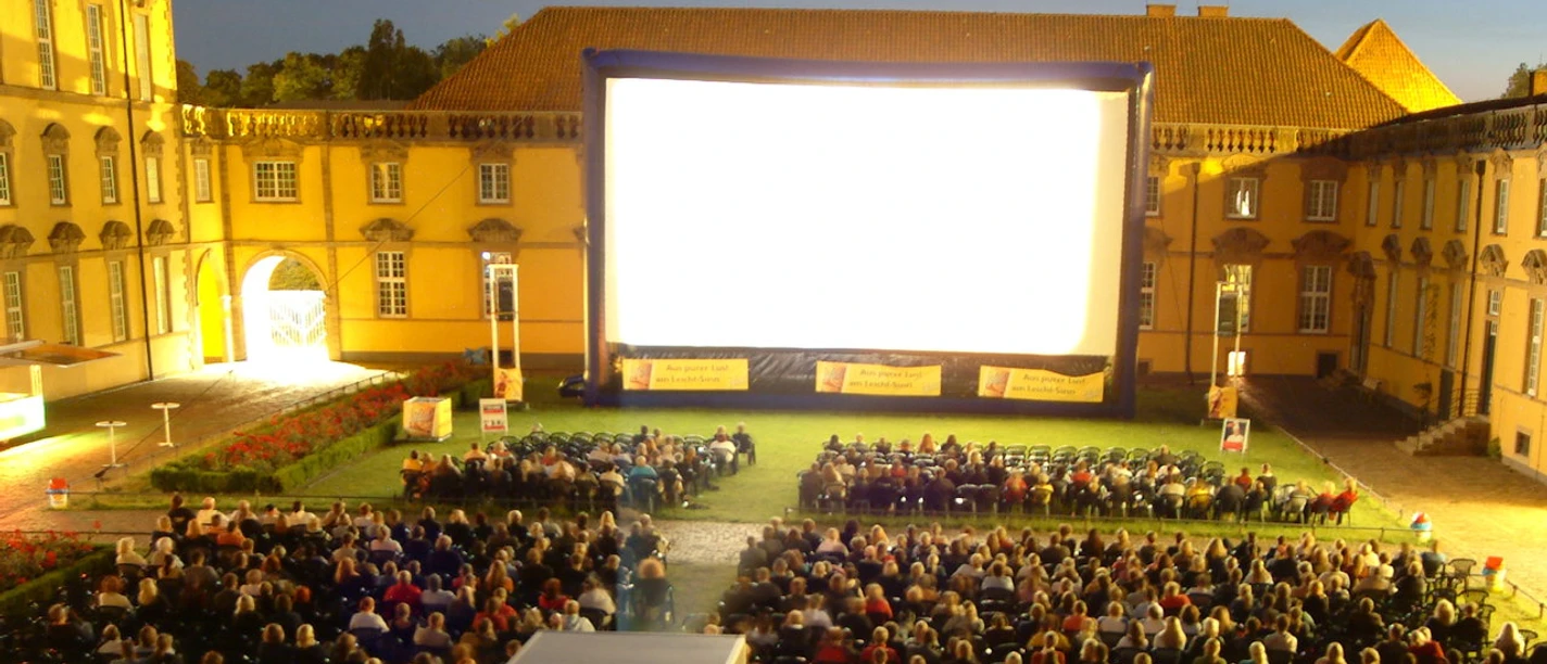Open Air Kino im Schlossinnenhof