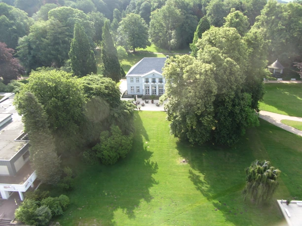 Schloesschenwiese im Kurpark Bad Nenndorf