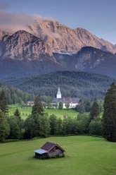 Schloss Elmau im Sommer