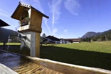 Ortsteil Gerold im Sommer bei Krün