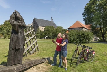 Klosterpark Lamspringe Radweg-zur-Kunst Skulptur im Klosterpark Lamspringe am Radweg-zur-Kunst