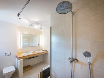 Bellevue Ferienwohnungen Quedlinburg-Badezimmer mit Dusche Bellevue Ferienwohnungen Quedlinburg-Badezimmer mit Dusche