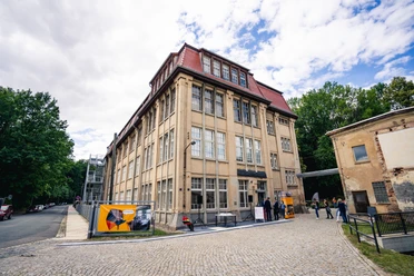 Tuchfabrik Gebr. Pfau Crimmitschau Spinnereigebäude. Spinnereigebäude der Tuchfabrik Pfau, historisches 4-stöckiges Gebäude in Crimmitschau.