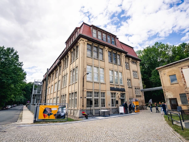 Tuchfabrik Gebr. Pfau Crimmitschau Spinnereigebäude. Spinnereigebäude der Tuchfabrik Pfau, historisches 4-stöckiges Gebäude in Crimmitschau.