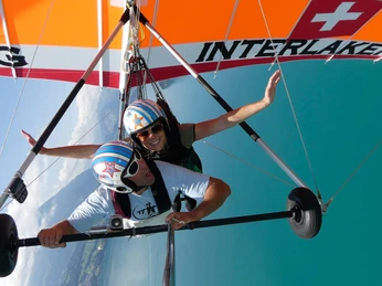 hanggliding-interlaken-tandem-flug-kurfe-ueber-thunersee.jpg