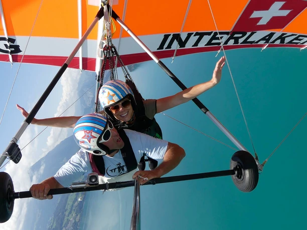 hanggliding-interlaken-tandem-flug-kurfe-ueber-thunersee.jpg