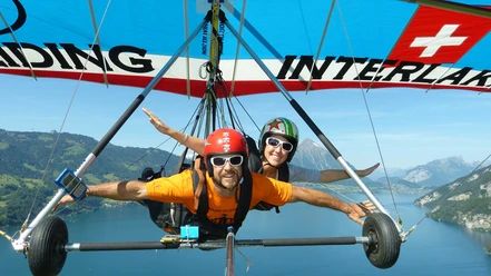hanggliding-interlaken-tandem-flug-ueber-thunersee.jpg