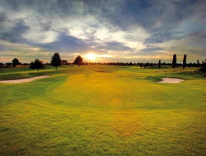 Schloss Miel Sonnenuntergang