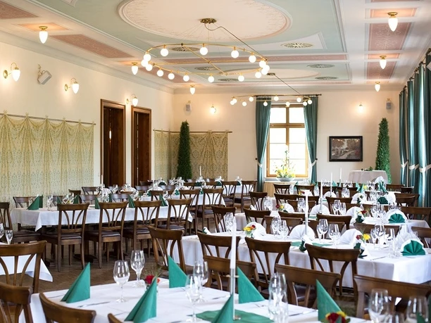 Sächsisch Bayerischer Salon meeting room at the event venue Gasthaus & Gosebrauerei Bayerischer Bahnhof Leipzig | Leipzig Convention Bureau Sächsisch Bayerischer Salon meeting room at the event venue Gasthaus & Gosebrauerei Bayerischer Bahnhof Leipzig – presented by Leipzig Convention Bureau