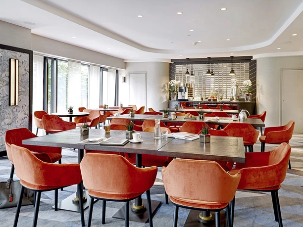 Tagungsraum Galerie im Tagungshotel Seaside Park Hotel Leipzig | Leipzig Convention Bureau Tagungsraum Galerie mit Blockbestuhlung im Tagungshotel Seaside Park Hotel Leipzig - präsentiert vom Leipzig Convention Bureau