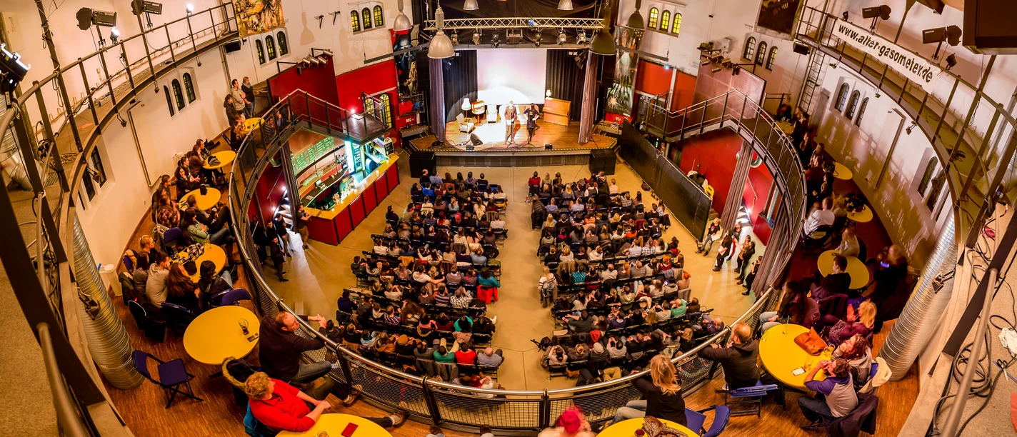 Panoramaaufnahme des Veranstaltungsraums im Alter Gasometer