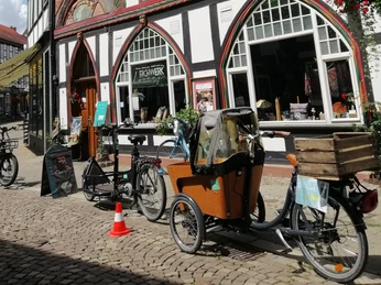 Lastenrad-Einbeck vor der TangoBrücke Lastenrad-Einbeck vor der TangoBrücke