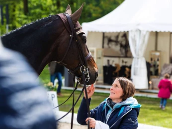 | Foto: PSI Events HORSES & DREAMS MEETS FRANCE 2019 am 28.04.19 in Hagen a.T.W., Hof Kasselmann, Thomas Hellmann, TH_Feature_Dressur_Abreiteplatz_0384