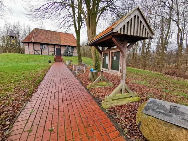 Burg und Baumveteranen