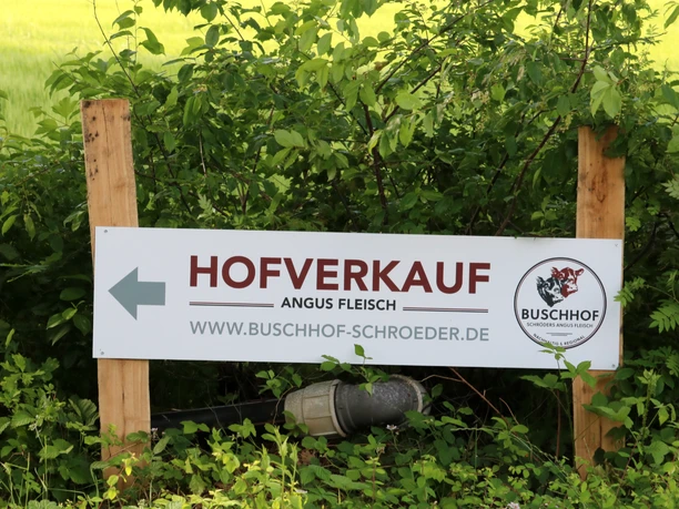 Schild zum Hofverkauf von Buschhof Schröder Schild zum Hofverkauf von Buschhof Schröder