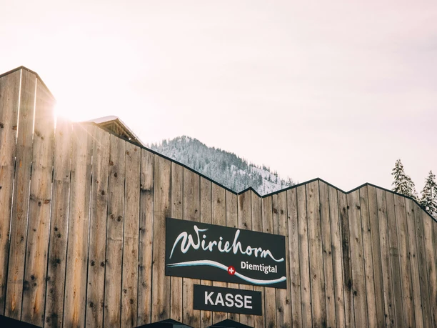 Kasse Wiriehornbahnen Das Kassengebäude der Wiriehornbahnen