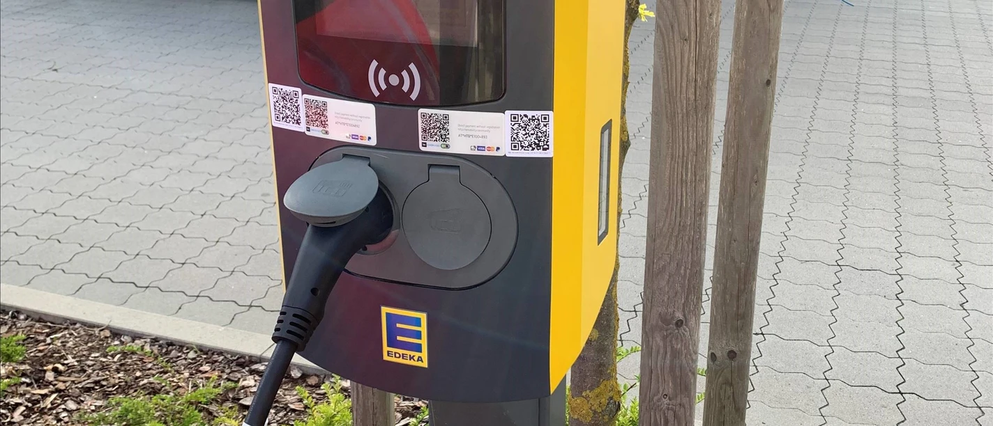 E-Ladestation Edeka Parkplatz
