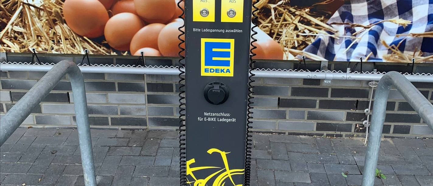 E-Bike-Ladestation bei Edeka