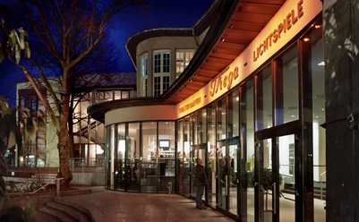 Ansicht Haupteingang Thega Filmpalast Seitenansicht Haupteingang Thega Filmpalast
