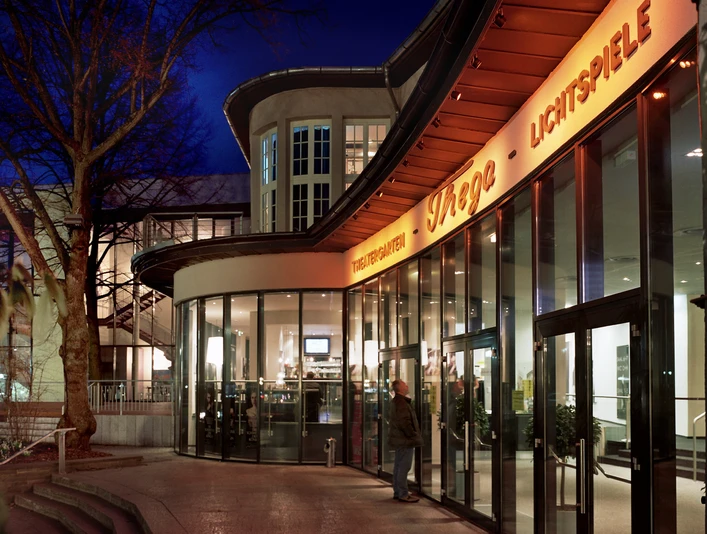 Ansicht Haupteingang Thega Filmpalast Seitenansicht Haupteingang Thega Filmpalast