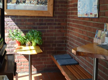 Kiosk am ZOB in Mölln Sitzecke Kiosk am ZOB in Mölln Sitzecke