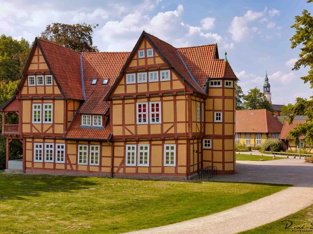 Fachwerkschlösschen im Französischen Garten Fachwerkschlösschen im Französischen Garten
