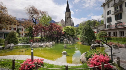interlaken-japanischer-garten-teich-kirche-hotel-interlaken.jpg