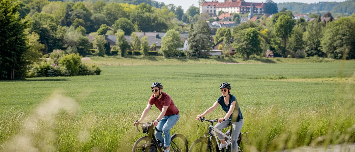 Blick von Glane zum Schloss Iburg (Foto: Christoph Steinweg)