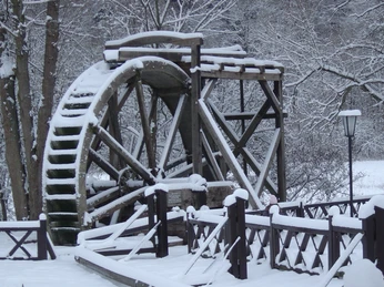 Historisches Wasserrad III.JPG
