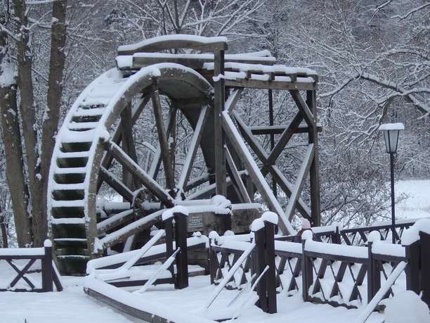 Historisches Wasserrad III.JPG