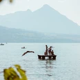 neuhaus-schuelerbad-thunersee-sommer-floss-sprung-thunersee.jpg