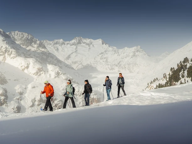 schneeschuhlaufen-hohfluh-riederfurka-winter-aletsch-arena-51.jpeg