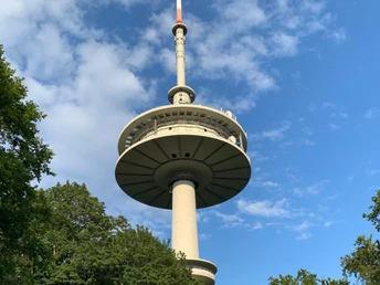 Fernsehturm mit Aussichtsplattform auf dem Jakobsberg in Porta Westfalica Fernsehturm mit Aussichtsplattform auf dem Jakobsberg in Porta Westfalica
