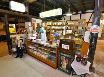 Heimatmuseum Müden_Laden.jpg Kaufmannsladen Heimatmuseum Müden (Aller)