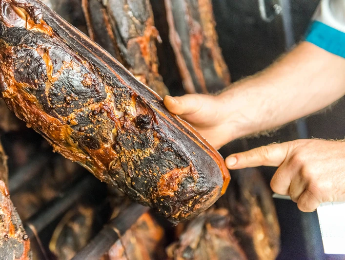 Bauernrauchbesichtigung Raeucherspezialitaeten Pfau Bauernrauchbesichtigung Raeucherspezialitaeten Pfau